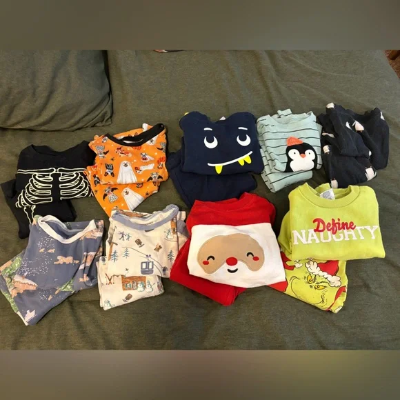 24m/2T Halloween and Christmas holiday bundle - Picture 5 of 5